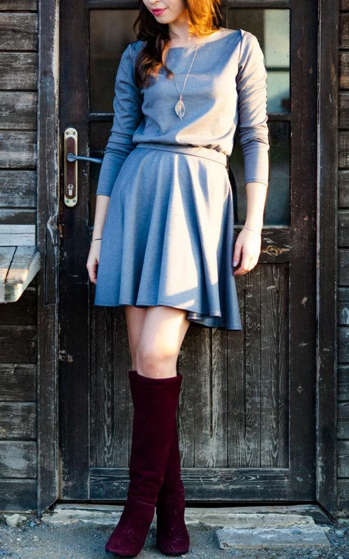 Robe courte à manches longues style simple