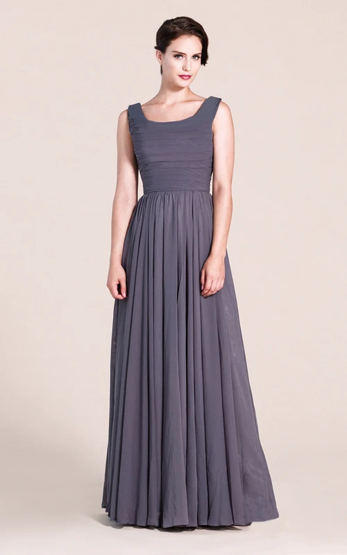 Robe longue sans manches à col rond et fronces en forme de A