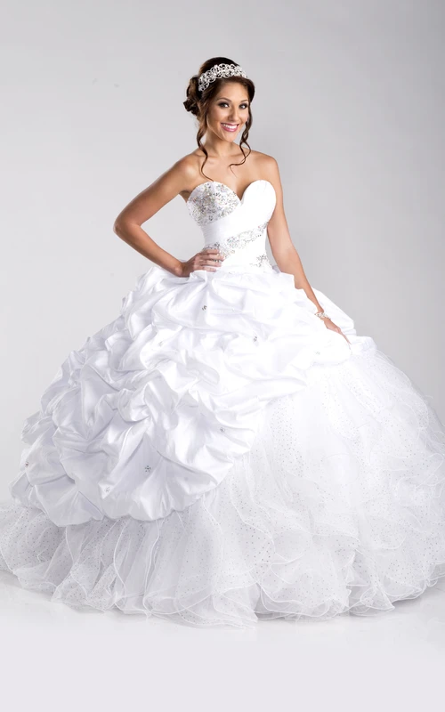 Robe de bal en tulle et taffetas à laçage dans le dos