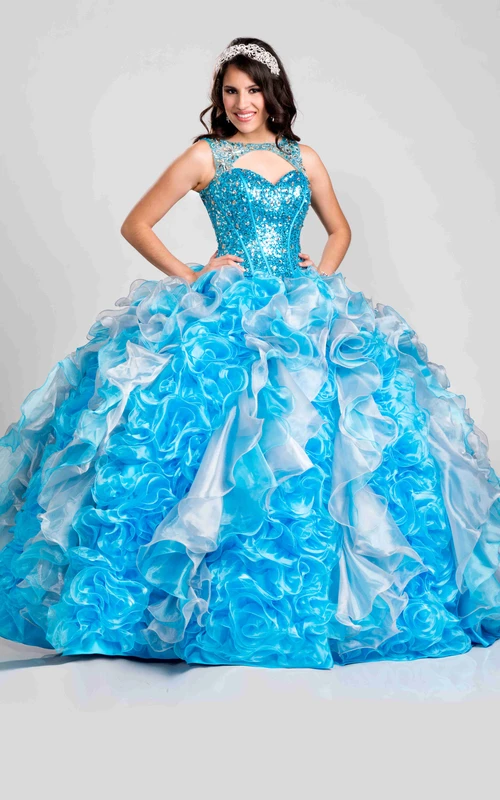 Robe de bal à dos nu à volants et corsage à sequins, décolleté en goutte d'eau, bustier à sequins et bustier à volants en cascade.