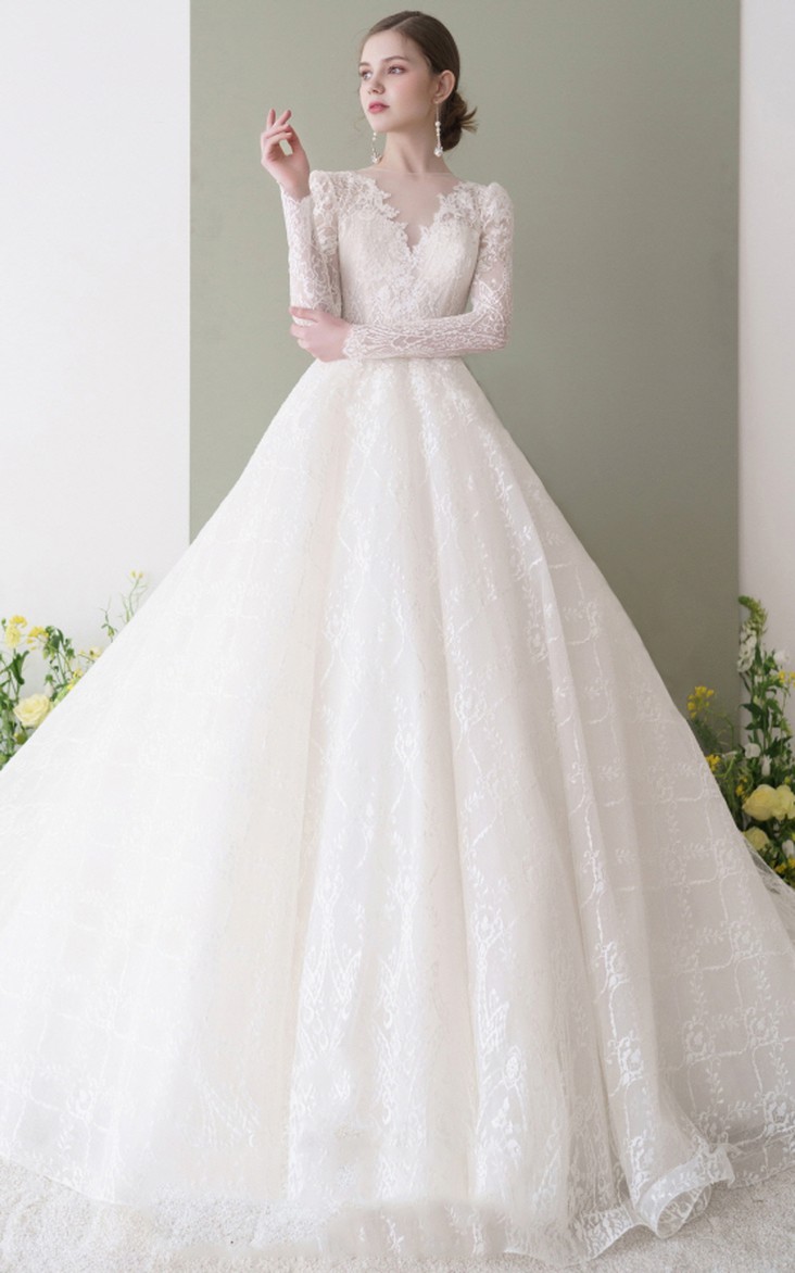 Modern Ball Gown Scalloped Floor-length Long Sleeve Lace Wedding Dress with Appliques