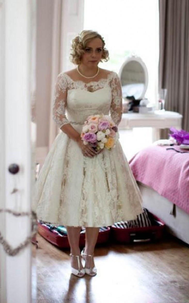 Scalloped Lace Illusion 3/4 Length Sleeve Wedding Gown