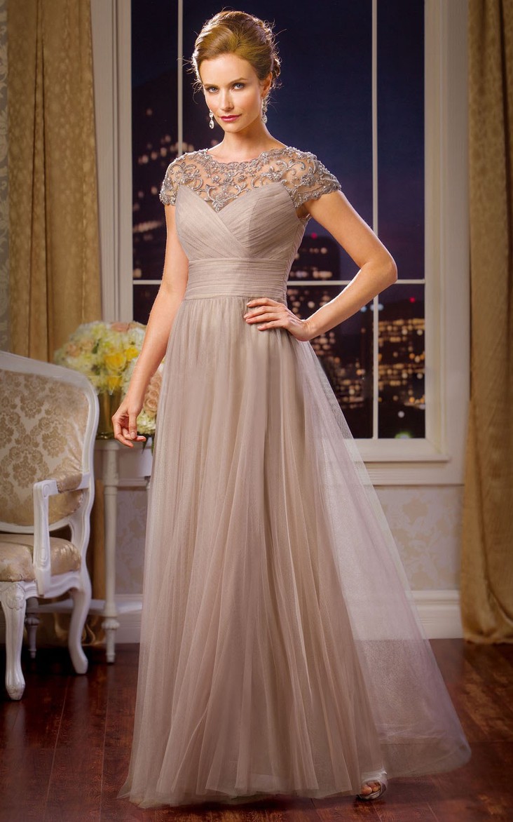 Scoop-neck Short Sleeve Tulle Mother of the Bride Dress With Ruching And Lace