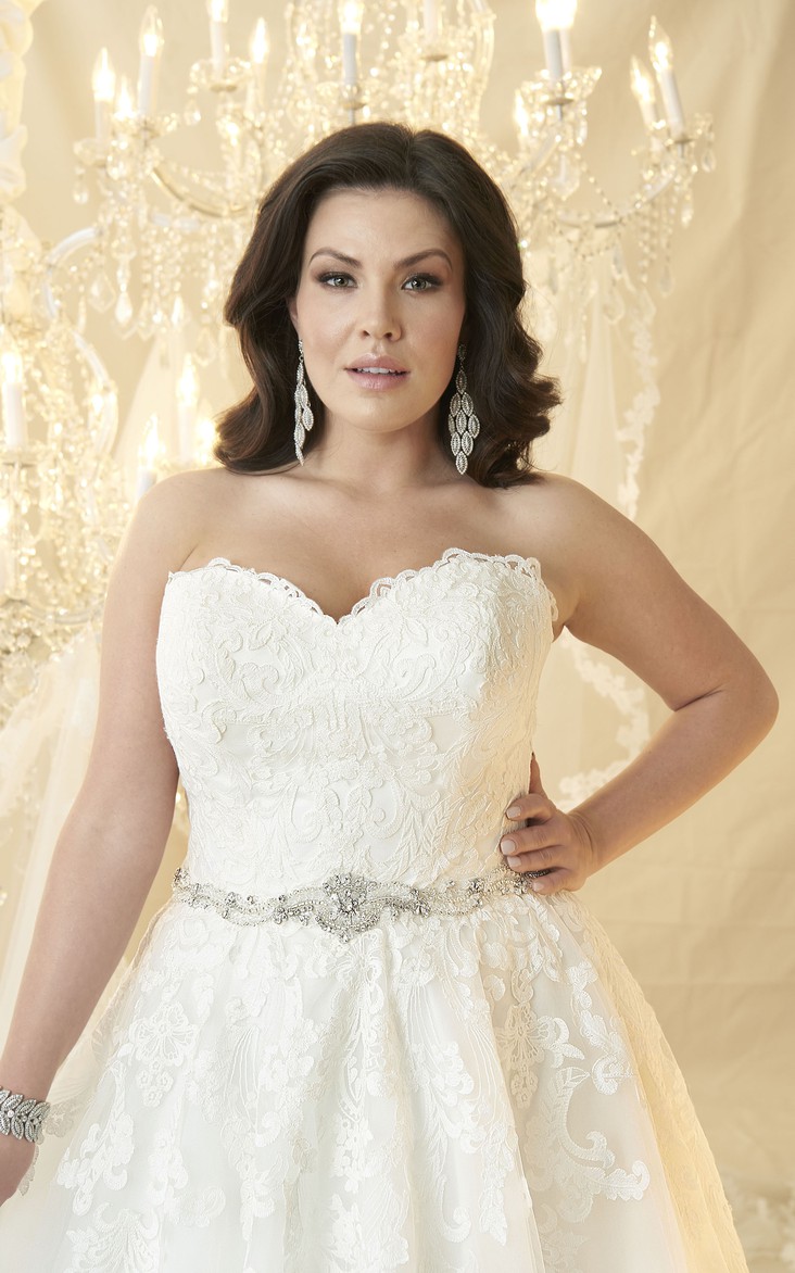 Sweetheart A Line Lace Plus Size Wedding Dress With Appliques And Court Train Dress Afford 3570