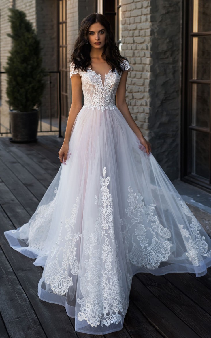 Bohemian A Line V-neck Lace and Tulle Chapel Train Wedding Dress with Appliques 