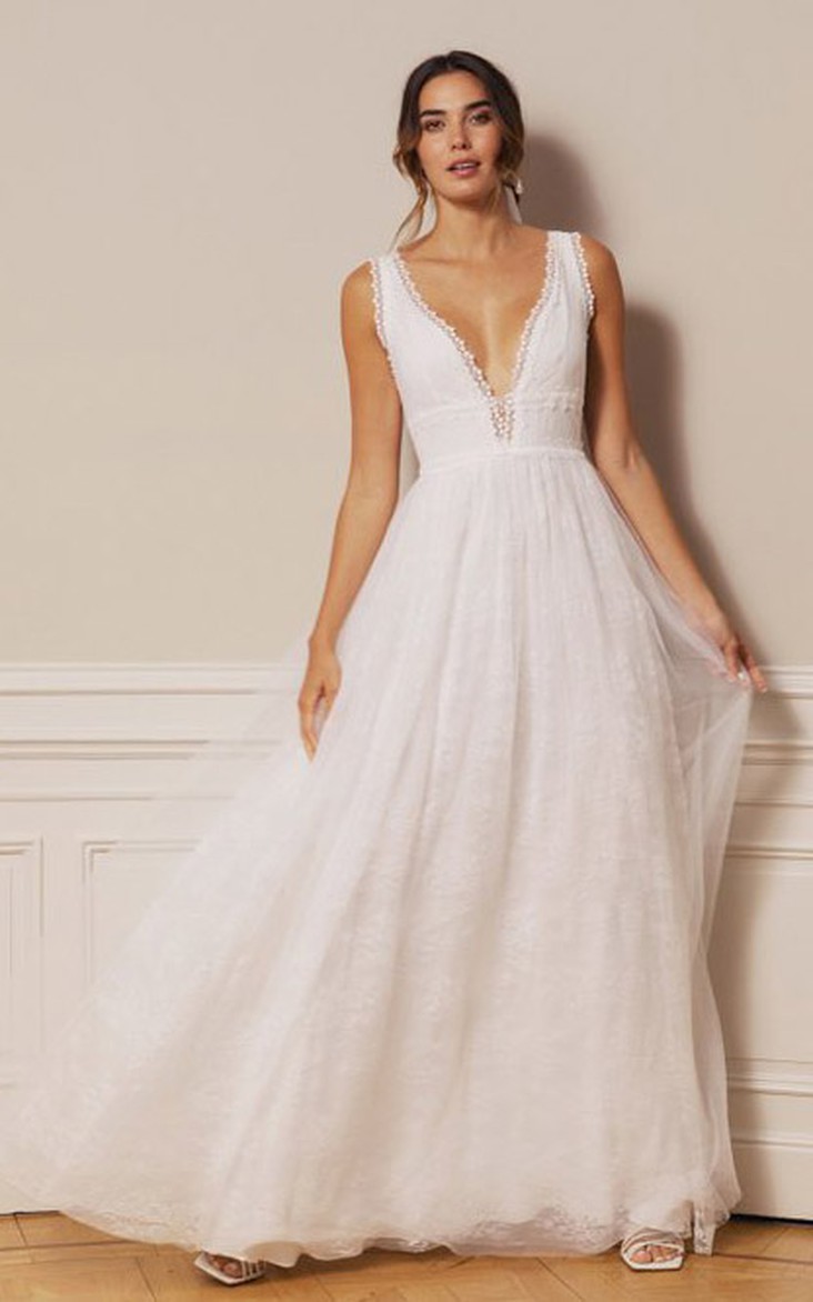 Sexy Plunging Neckline A Line Lace Tulle Floor-length Deep-V Back Wedding Dress