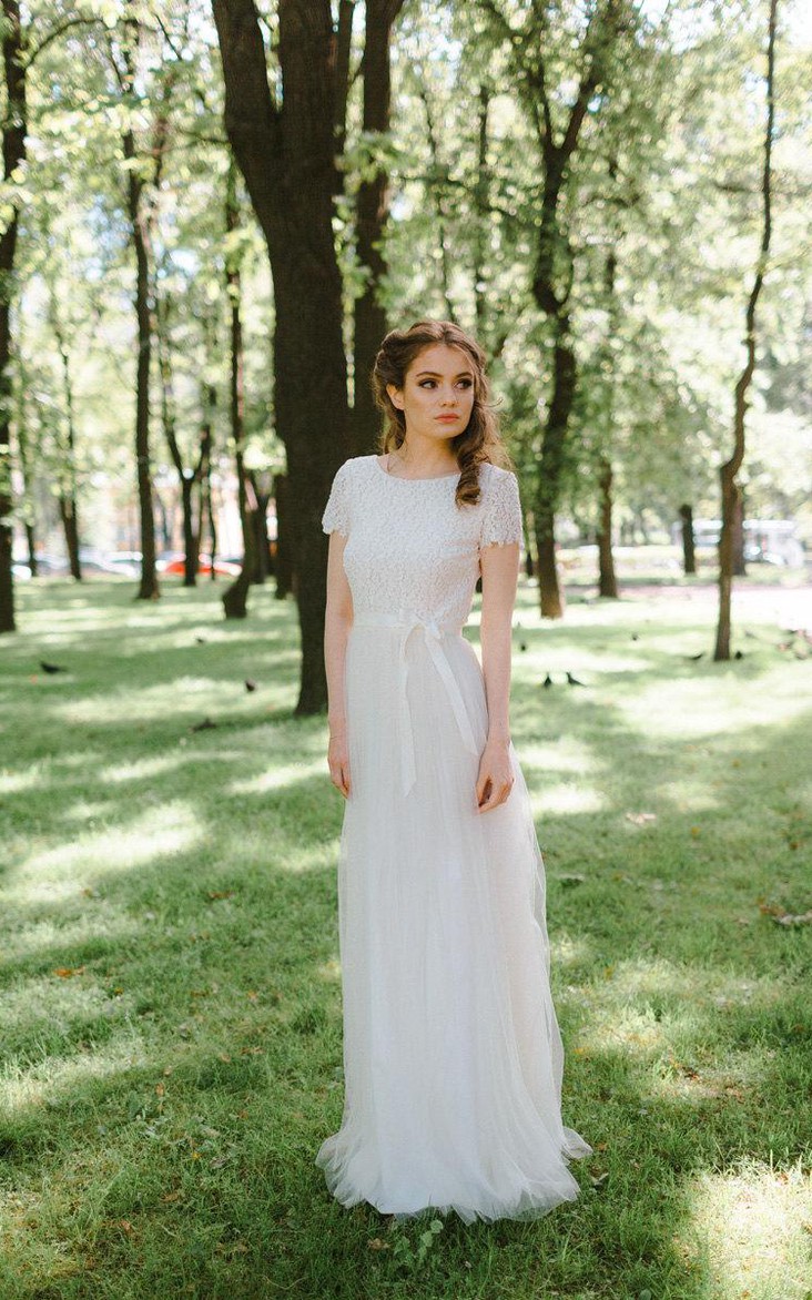Tulle Lace Bodice Short-Sleeve Jewel-Neckline Wedding Gown