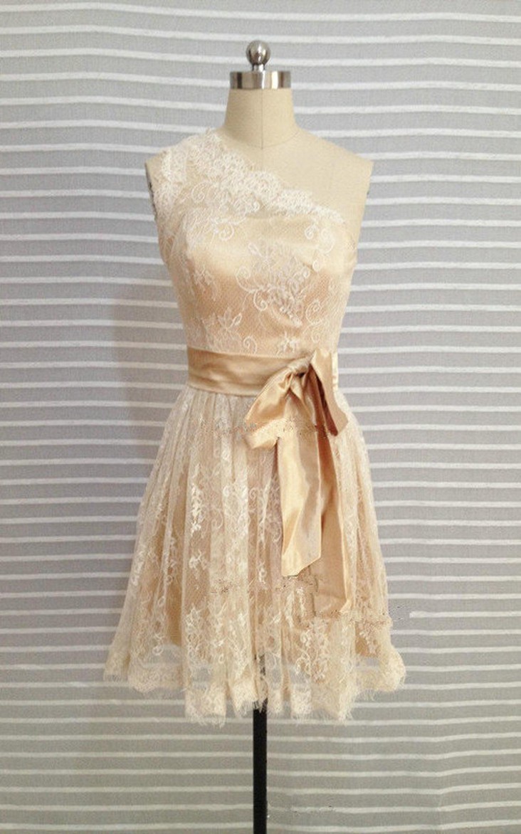 Lace Short One-shoulder Dress With Satin Ribbon