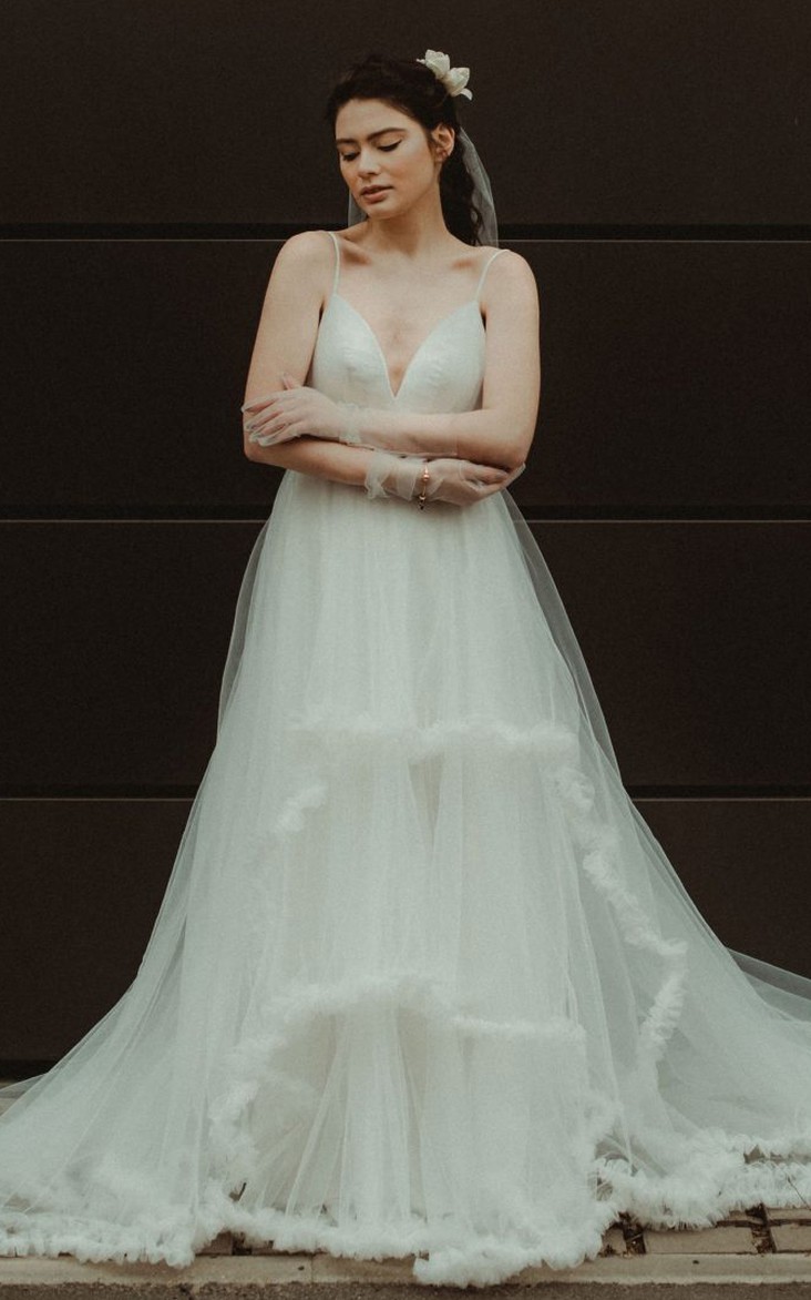 Modern A Line Tulle Spaghetti Neckline Sleeveless Floor-length Wedding Dress with Tiers