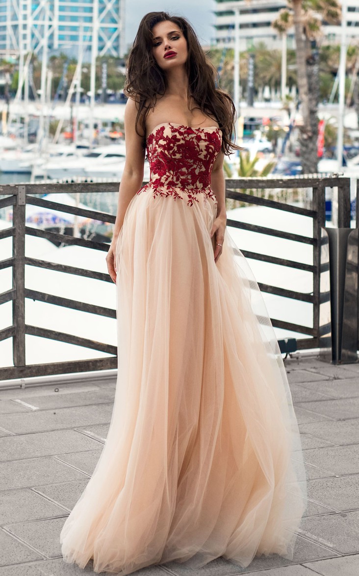 Ethereal Sleeveless A Line Lace Tulle Strapless Prom Dress with Appliques