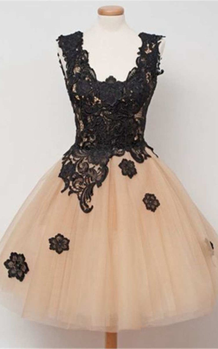 A-line Short Scoop Sleeveless Tulle Dress with Appliques