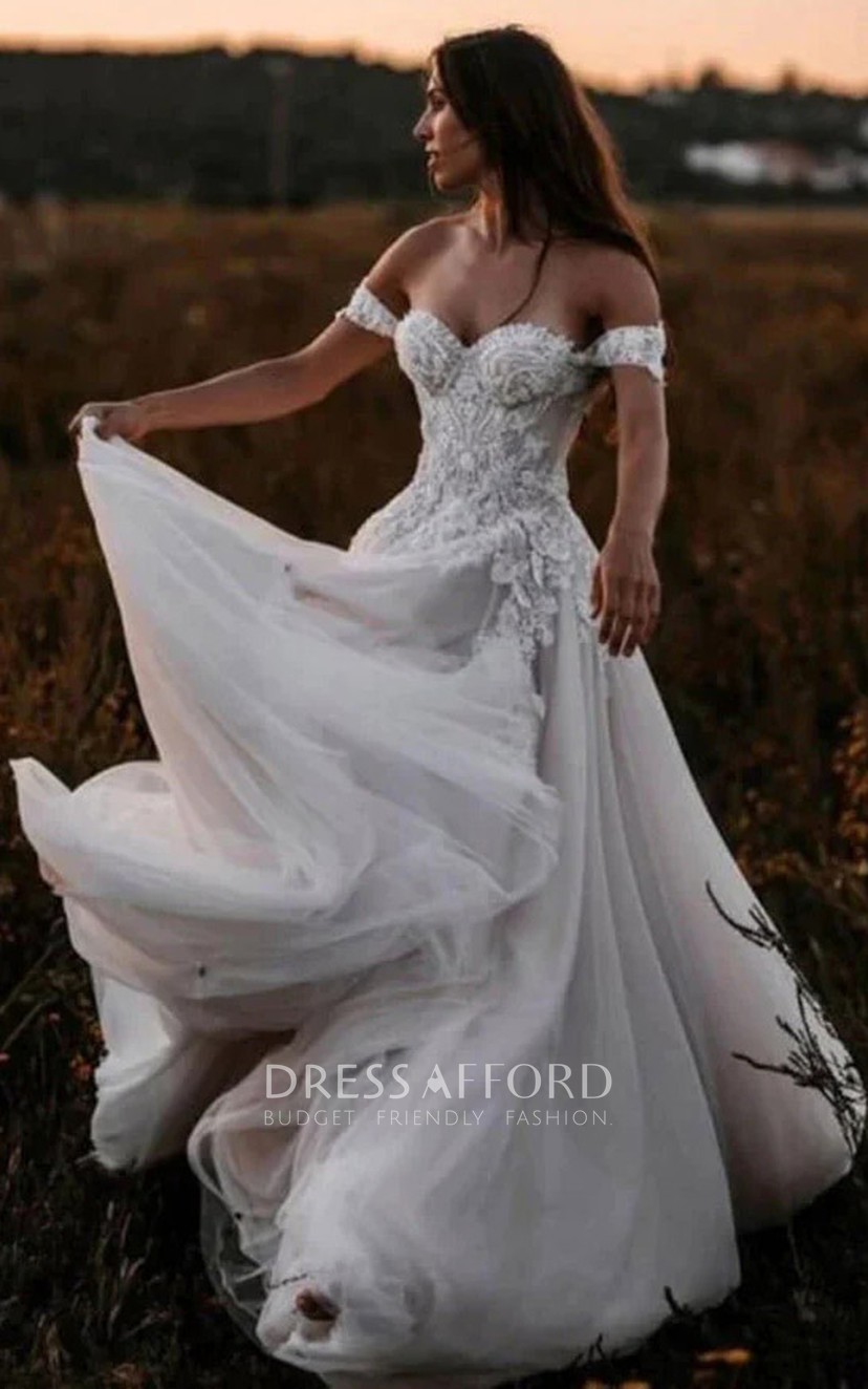 Sweetheart A line Tulle Lace Applique Outdoor Court Train Wedding Dress Dress Afford